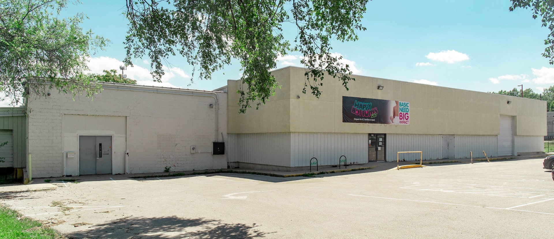 Waldo Industrial Building | 303 West 79th | Pener KC Commercial Real Estate