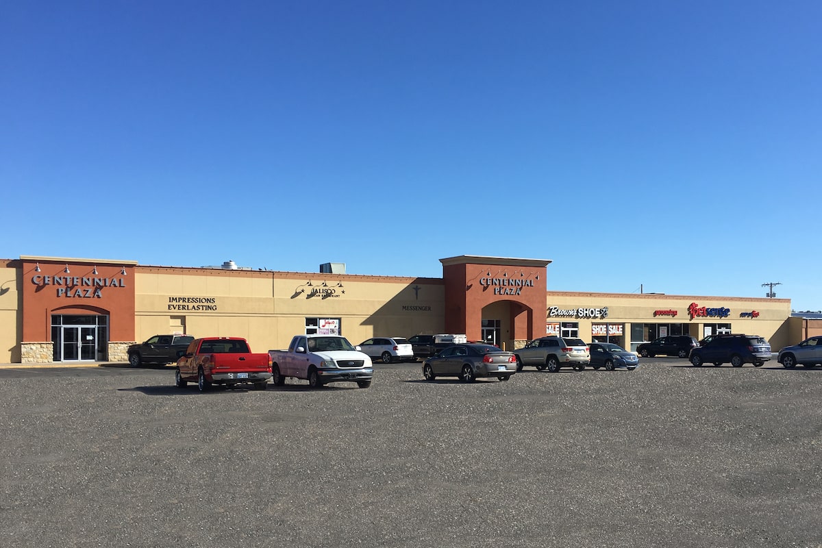 Centennial Plaza Shopping Center | Pener KC Commercial Real Estate